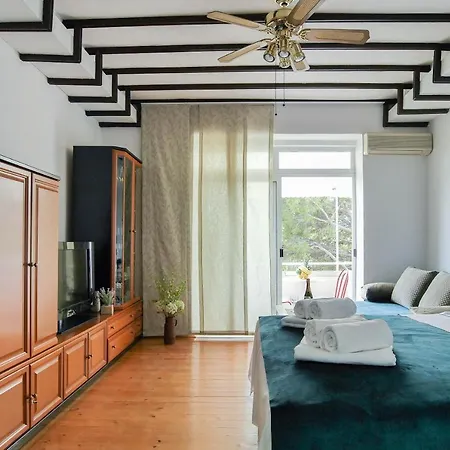 Apartment Beach Makarska Апартаменти Макарська