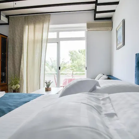 Apartment Beach Makarska Апартаменти *