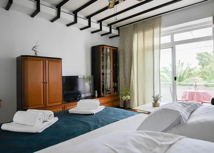 Apartment Beach Makarska * Makarska