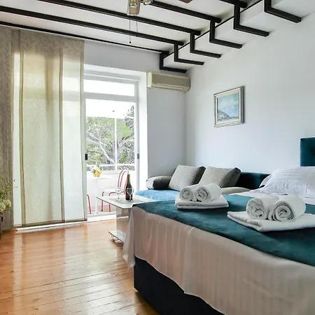 Apartment Beach Makarska דירה *