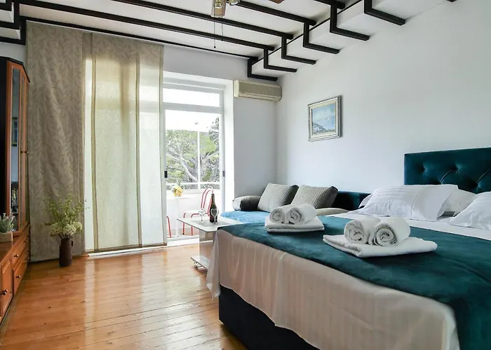 Apartment Beach Makarska 公寓 *