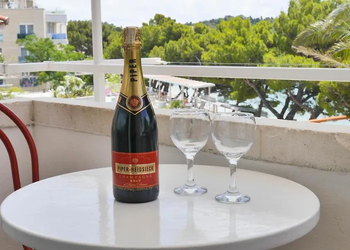 Apartment Beach Makarska 马卡尔斯卡